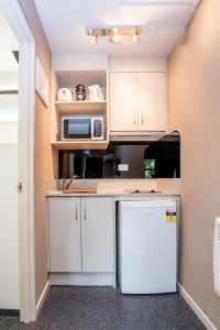 Te Anau motel accommodation - kitchenette