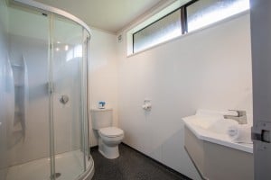 Te Anau motel accommodation - bathroom